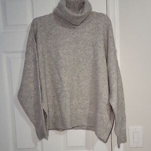 H&M Cozy Gray Turtleneck Sweater Size XL Oversize